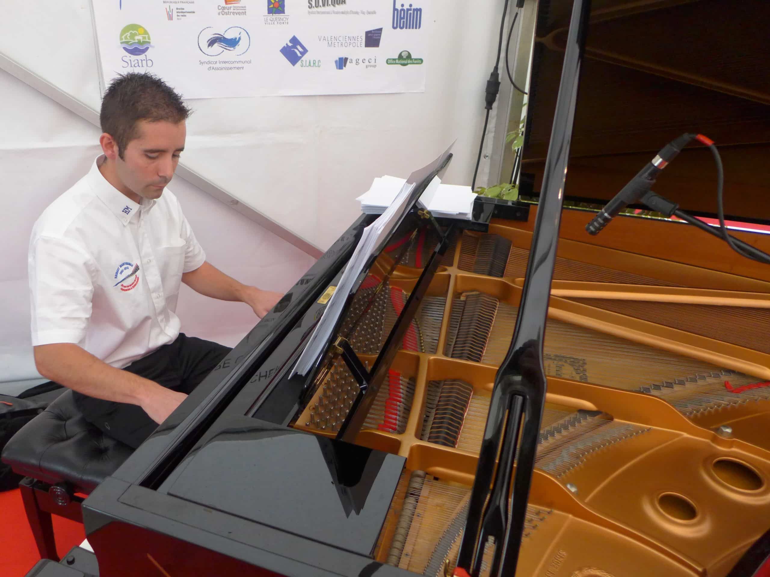 Ambiance piano-bar feutrée pour soirée privée